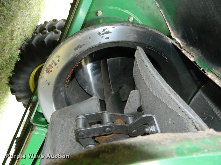 image for item K2601 2004 John Deere 9660 STS combine