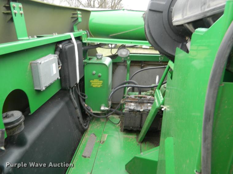 image for item K2601 2004 John Deere 9660 STS combine