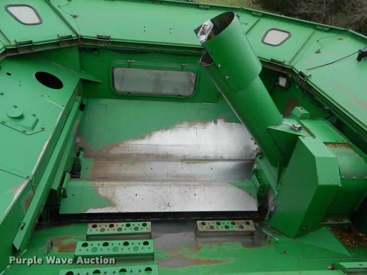 image for item K2601 2004 John Deere 9660 STS combine