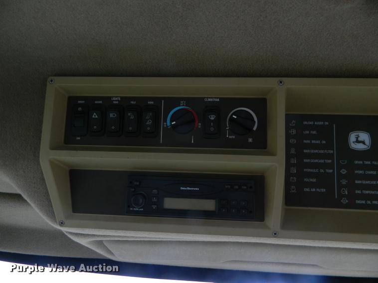 image for item K2601 2004 John Deere 9660 STS combine