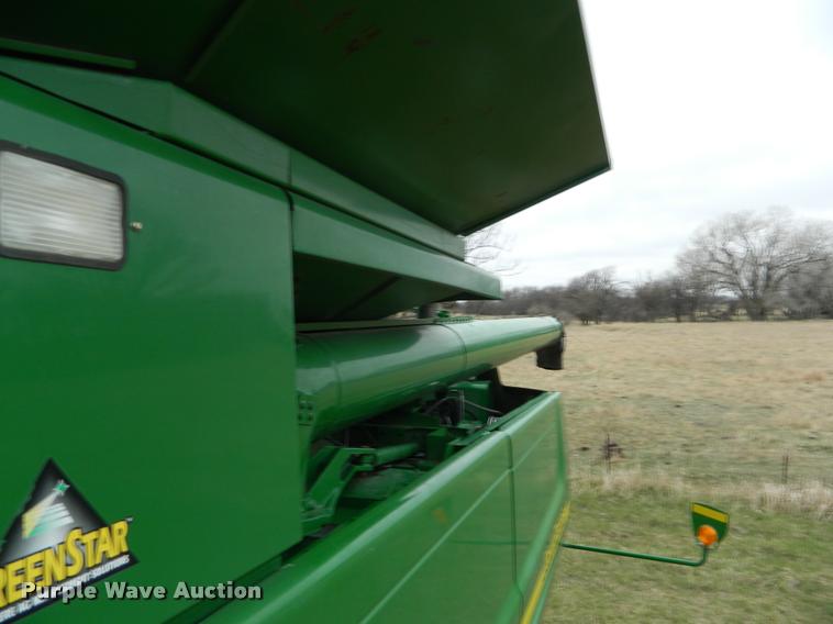 image for item K2601 2004 John Deere 9660 STS combine