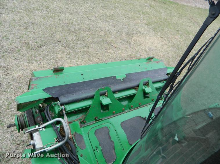 image for item K2601 2004 John Deere 9660 STS combine