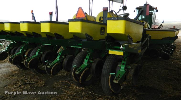 image for item K2603 1999 John Deere 1770 Conservation no-till planter