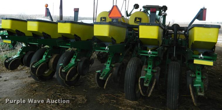 image for item K2603 1999 John Deere 1770 Conservation no-till planter
