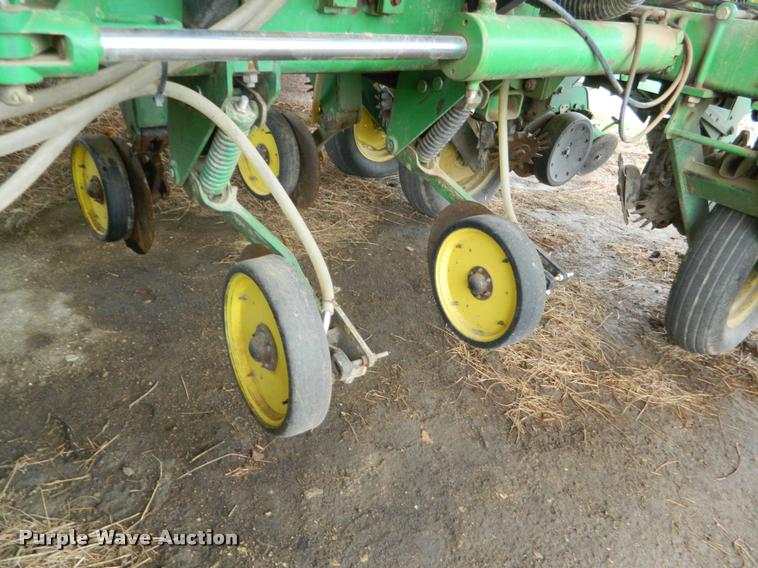 image for item K2603 1999 John Deere 1770 Conservation no-till planter