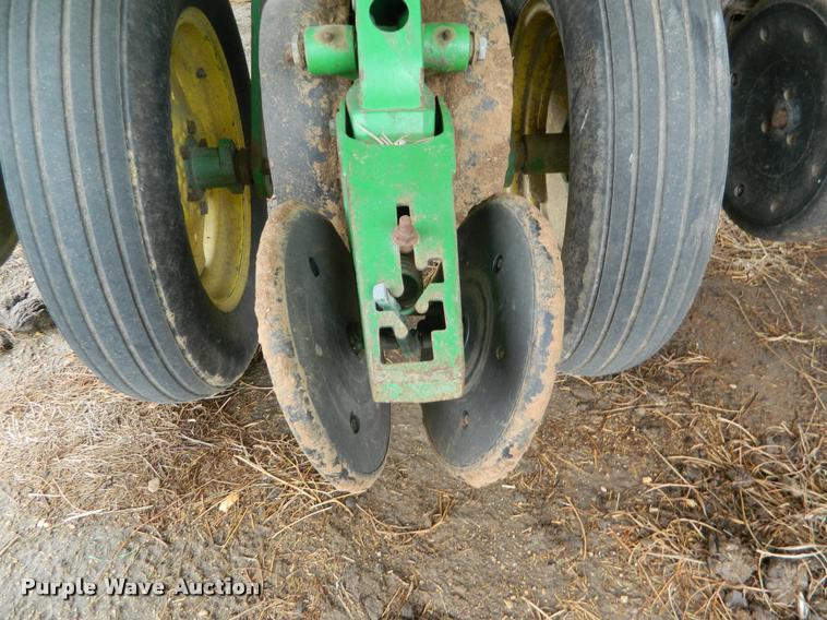 image for item K2603 1999 John Deere 1770 Conservation no-till planter
