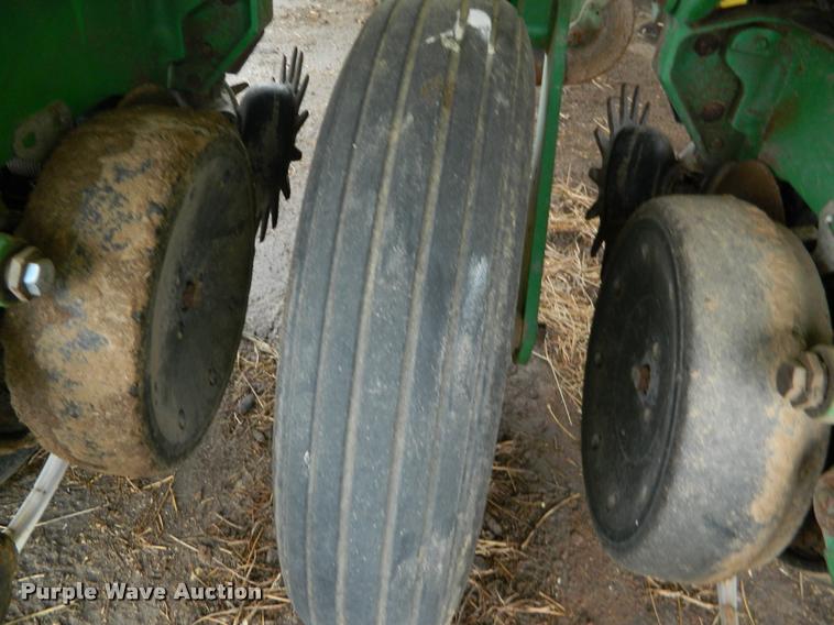 image for item K2603 1999 John Deere 1770 Conservation no-till planter