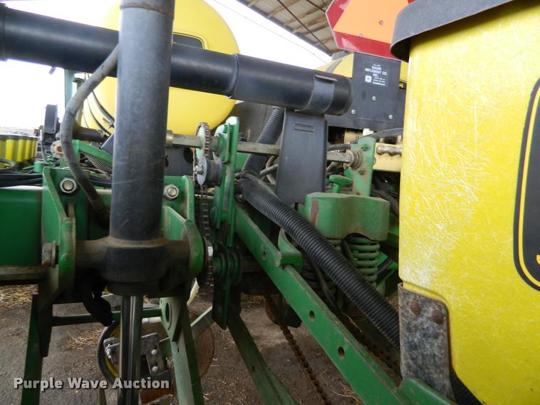 image for item K2603 1999 John Deere 1770 Conservation no-till planter