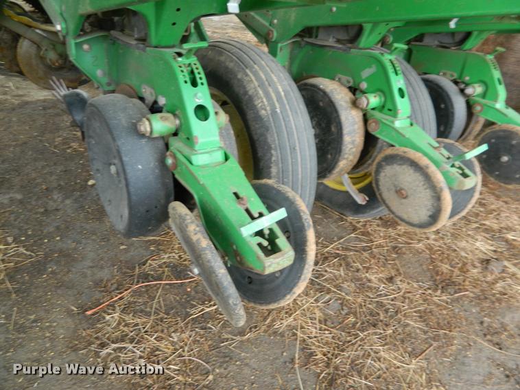 image for item K2603 1999 John Deere 1770 Conservation no-till planter