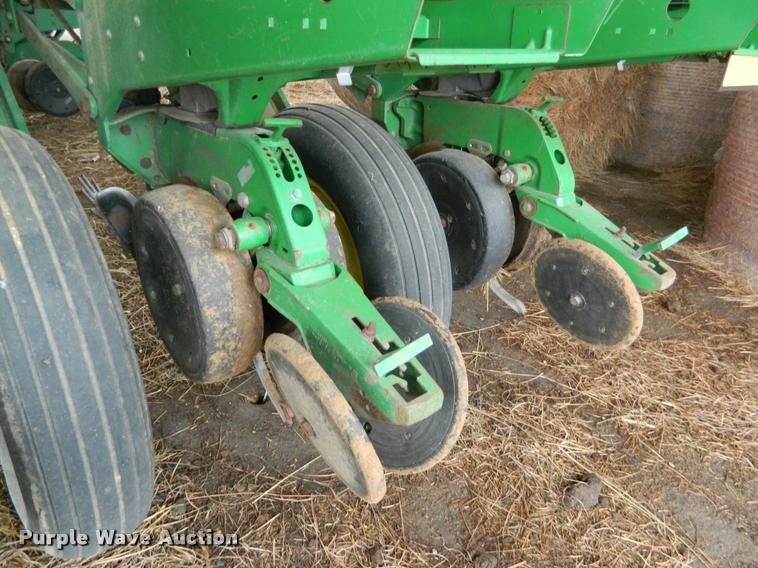 image for item K2603 1999 John Deere 1770 Conservation no-till planter
