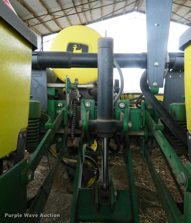 image for item K2603 1999 John Deere 1770 Conservation no-till planter