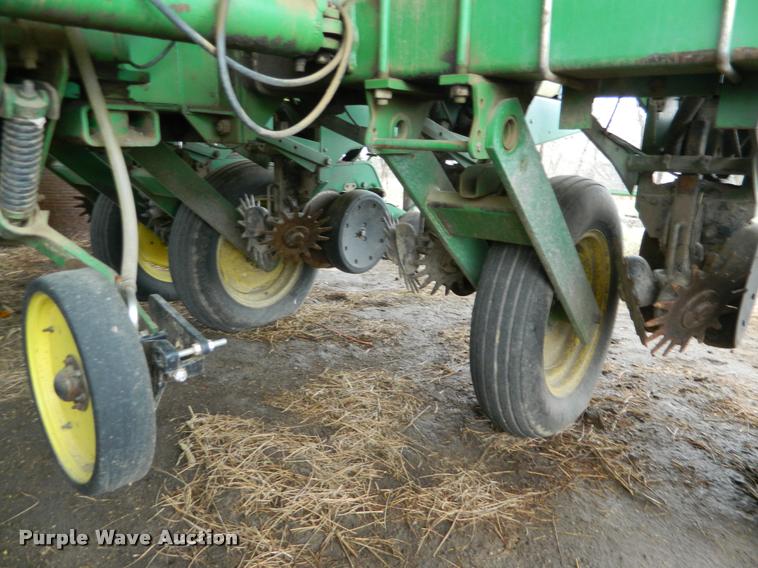 image for item K2603 1999 John Deere 1770 Conservation no-till planter