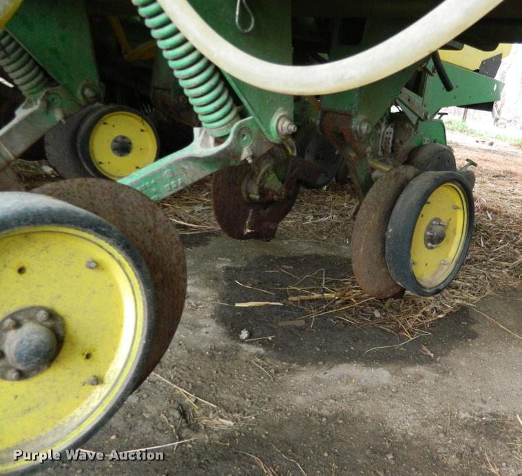 image for item K2603 1999 John Deere 1770 Conservation no-till planter