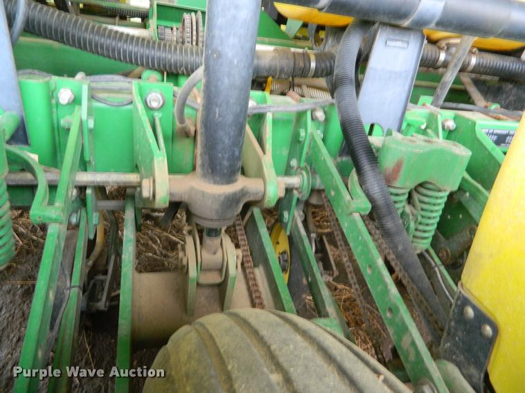 image for item K2603 1999 John Deere 1770 Conservation no-till planter