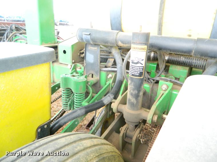 image for item K2603 1999 John Deere 1770 Conservation no-till planter