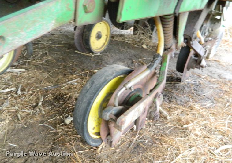 image for item K2603 1999 John Deere 1770 Conservation no-till planter
