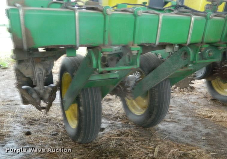 image for item K2603 1999 John Deere 1770 Conservation no-till planter