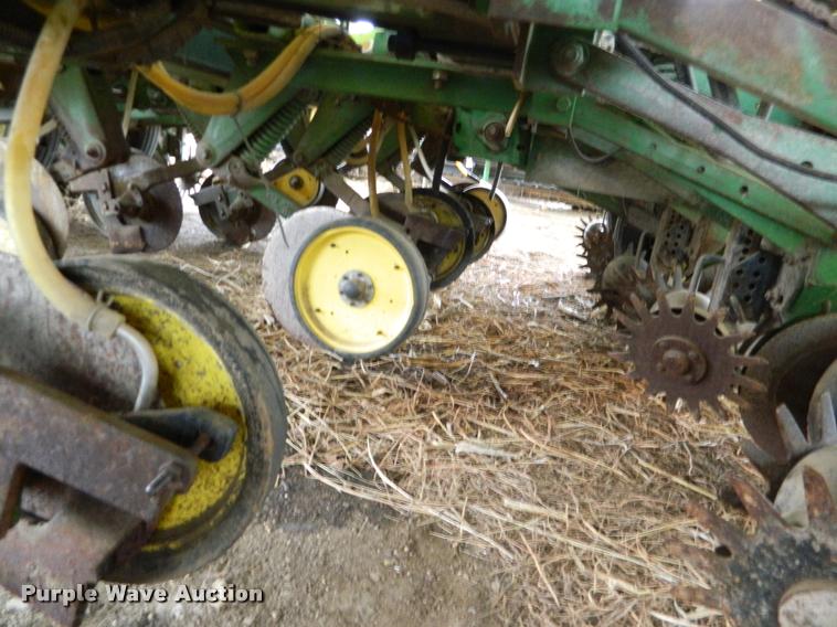 image for item K2603 1999 John Deere 1770 Conservation no-till planter