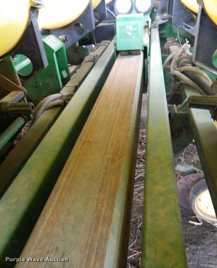 image for item K2603 1999 John Deere 1770 Conservation no-till planter