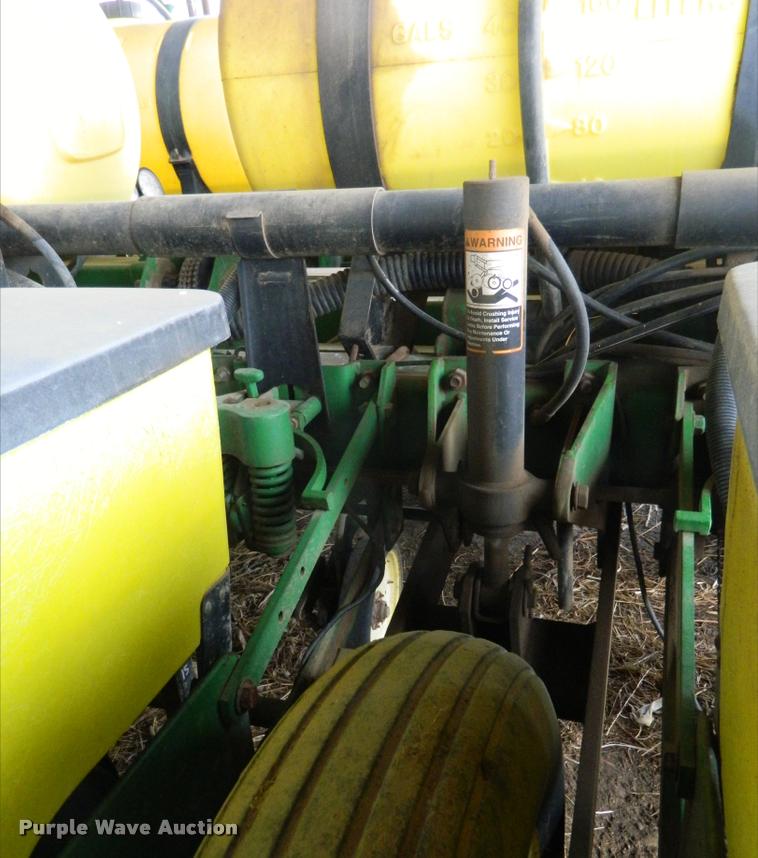 image for item K2603 1999 John Deere 1770 Conservation no-till planter