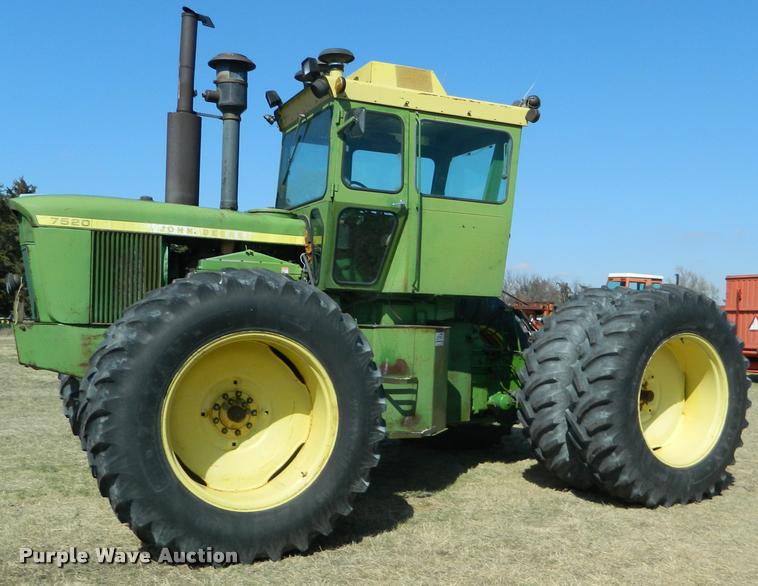 image for item K2636 John Deere 7520 4WD tractor