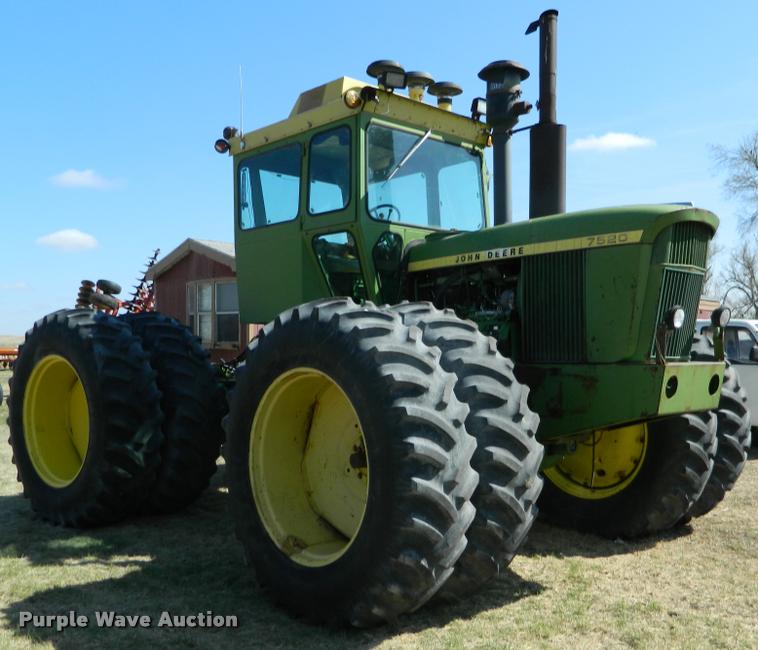 image for item K2636 John Deere 7520 4WD tractor