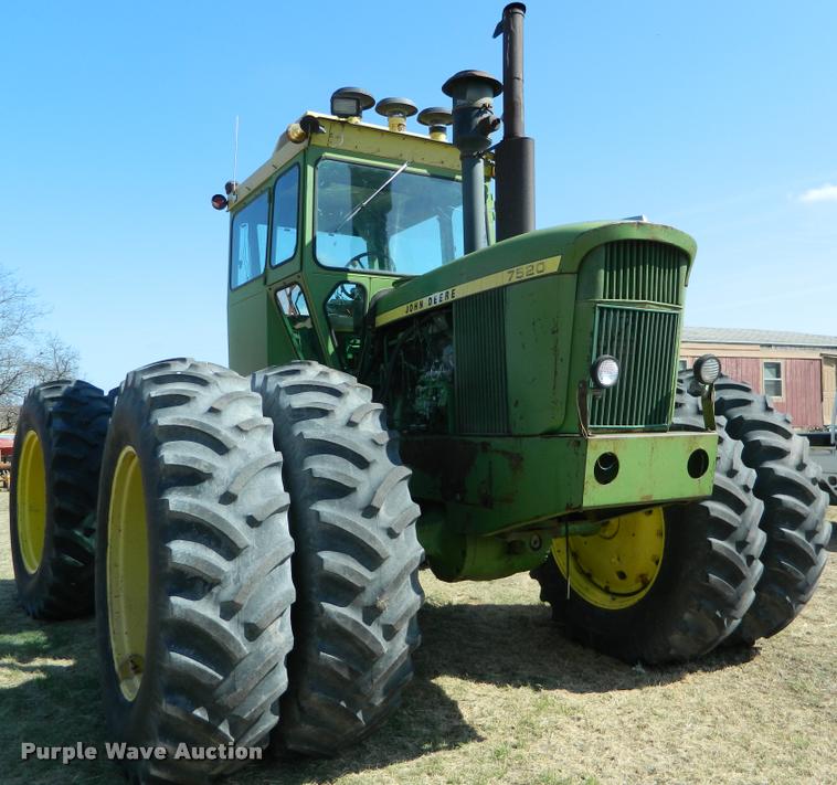 image for item K2636 John Deere 7520 4WD tractor