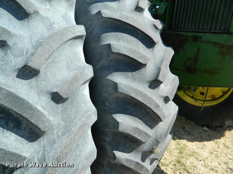 image for item K2636 John Deere 7520 4WD tractor