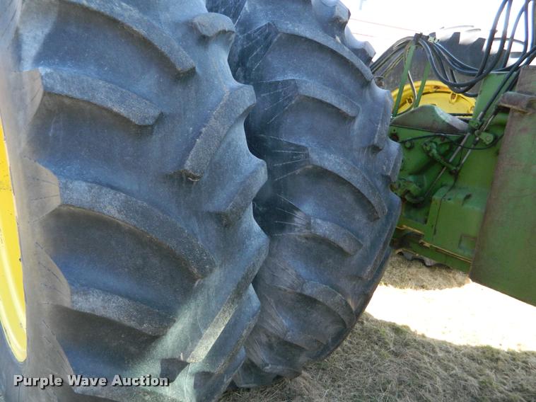 image for item K2636 John Deere 7520 4WD tractor