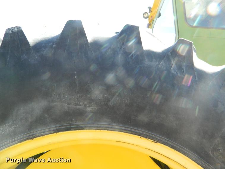 image for item K2636 John Deere 7520 4WD tractor