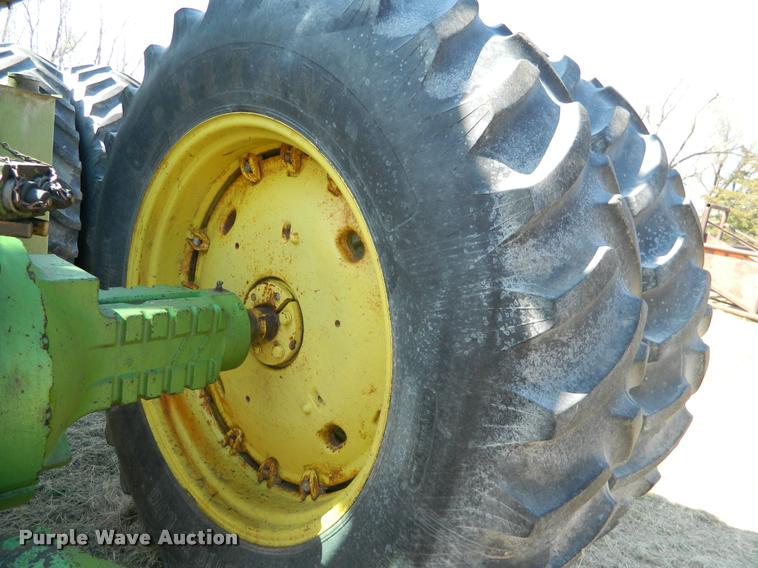 image for item K2636 John Deere 7520 4WD tractor