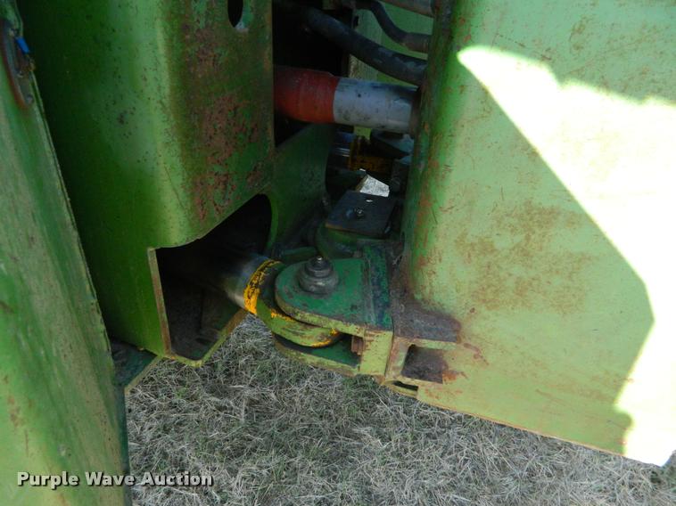 image for item K2636 John Deere 7520 4WD tractor