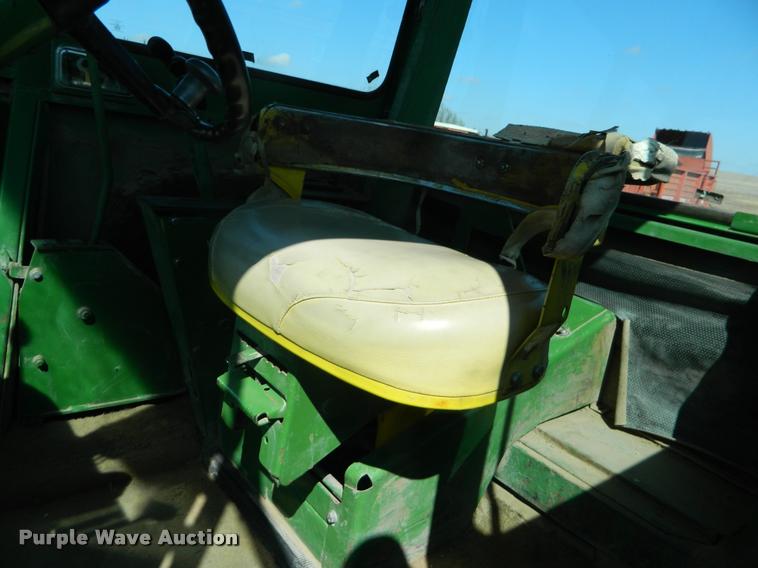 image for item K2636 John Deere 7520 4WD tractor