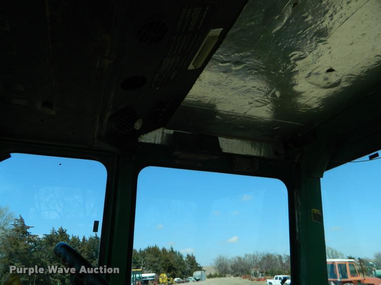 image for item K2636 John Deere 7520 4WD tractor