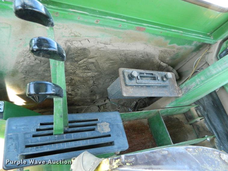 image for item K2636 John Deere 7520 4WD tractor