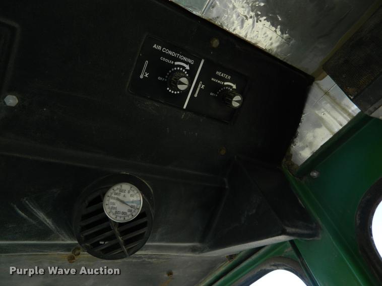 image for item K2636 John Deere 7520 4WD tractor