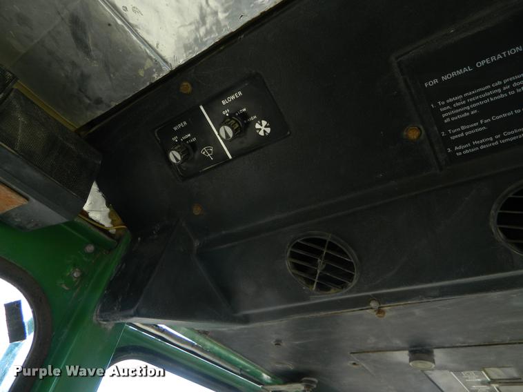 image for item K2636 John Deere 7520 4WD tractor