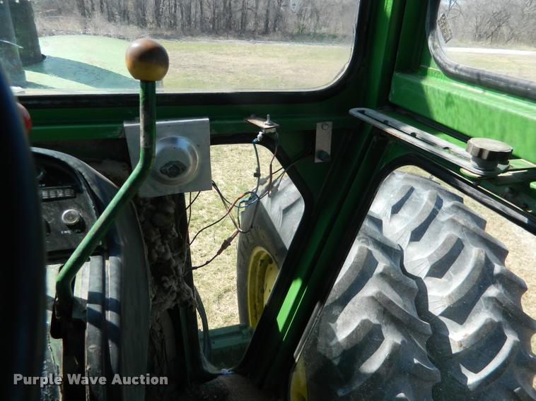 image for item K2636 John Deere 7520 4WD tractor
