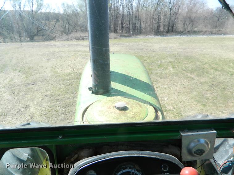 image for item K2636 John Deere 7520 4WD tractor
