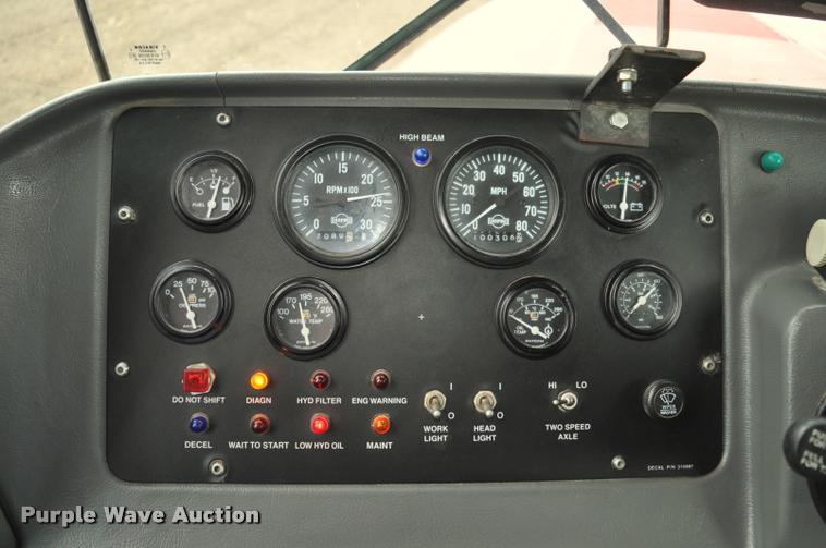 image for item K3994 2003 Case IH FLX3300B self-propelled applicator