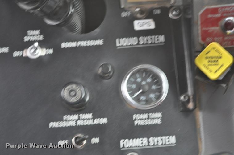 image for item K3994 2003 Case IH FLX3300B self-propelled applicator