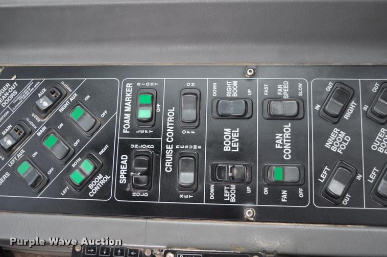 image for item K3994 2003 Case IH FLX3300B self-propelled applicator