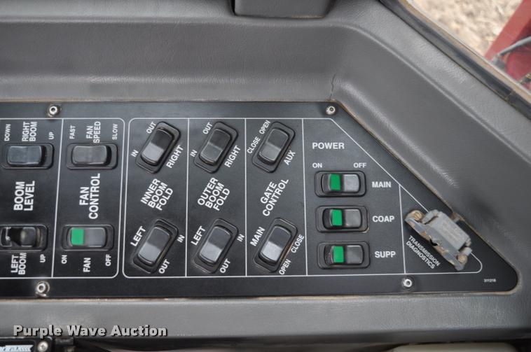 image for item K3994 2003 Case IH FLX3300B self-propelled applicator