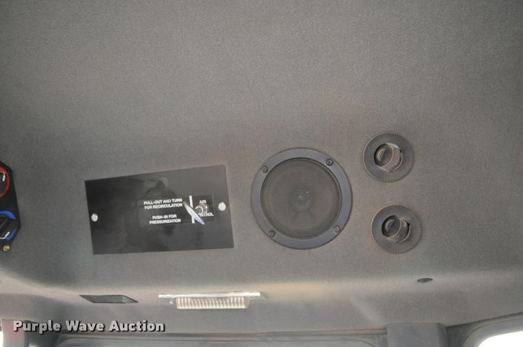 image for item K3994 2003 Case IH FLX3300B self-propelled applicator