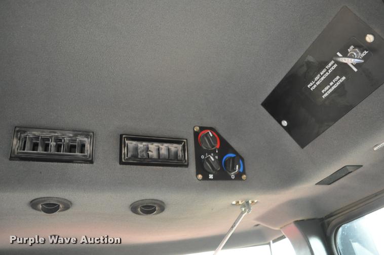 image for item K3994 2003 Case IH FLX3300B self-propelled applicator