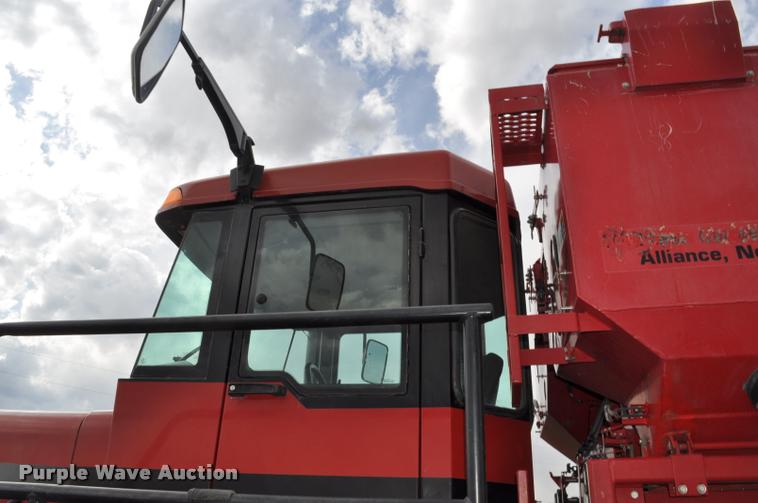 image for item K3994 2003 Case IH FLX3300B self-propelled applicator