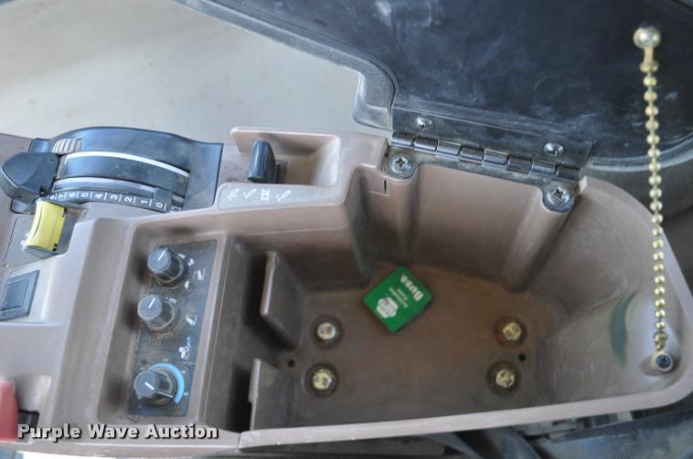 image for item K3995 1997 John Deere 8400 MFWD tractor