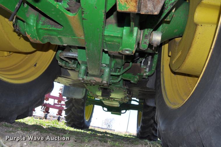 image for item K3995 1997 John Deere 8400 MFWD tractor