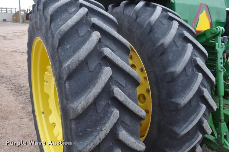 image for item K3995 1997 John Deere 8400 MFWD tractor