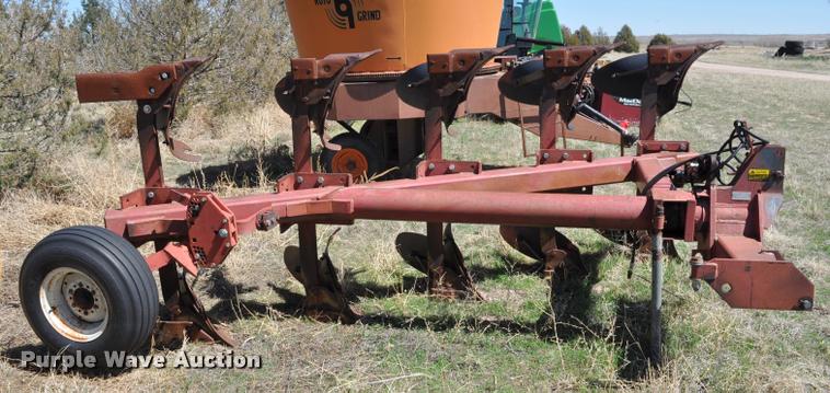 image for item K3997 Case IH rollover plow